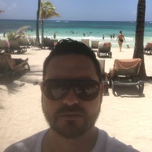 Meet your Posher, Isaac